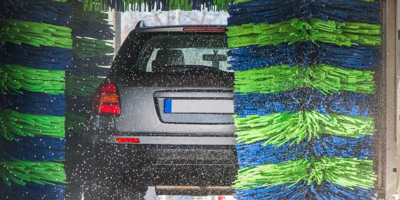How Does an Automatic Car Wash Work? SudsNSoda